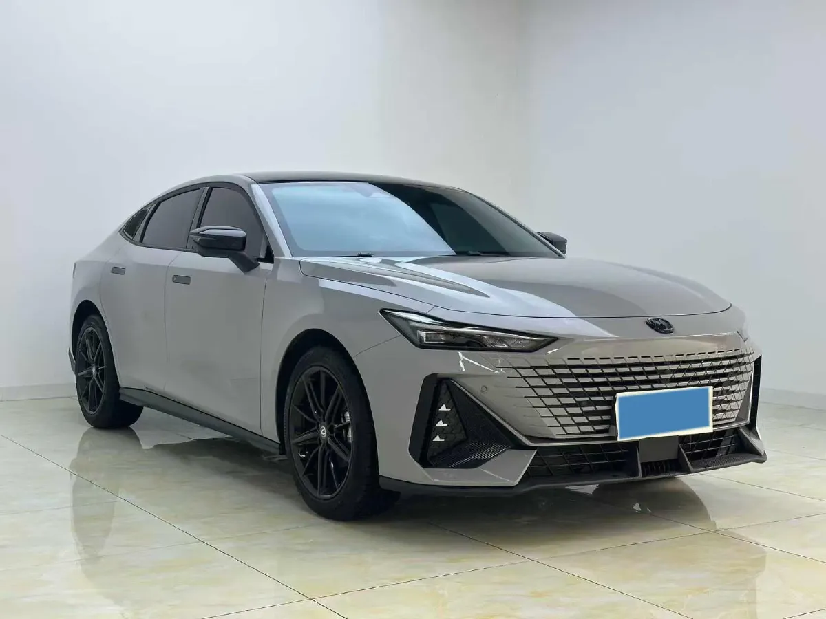 2023 ChangAn UNI-V 1.5T 188HP L4 7DCT,autocango,china used car exporter,china ev exporter,chinese used car exporter,chinese used ev exporter