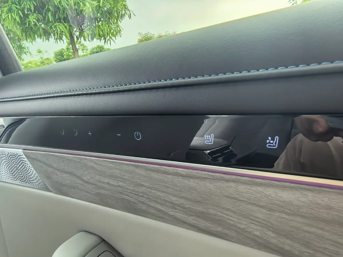 2025 Luxeed S7 BEV 82KWH,autocango,china used car exporter,china ev exporter,chinese used car exporter,chinese used ev exporter