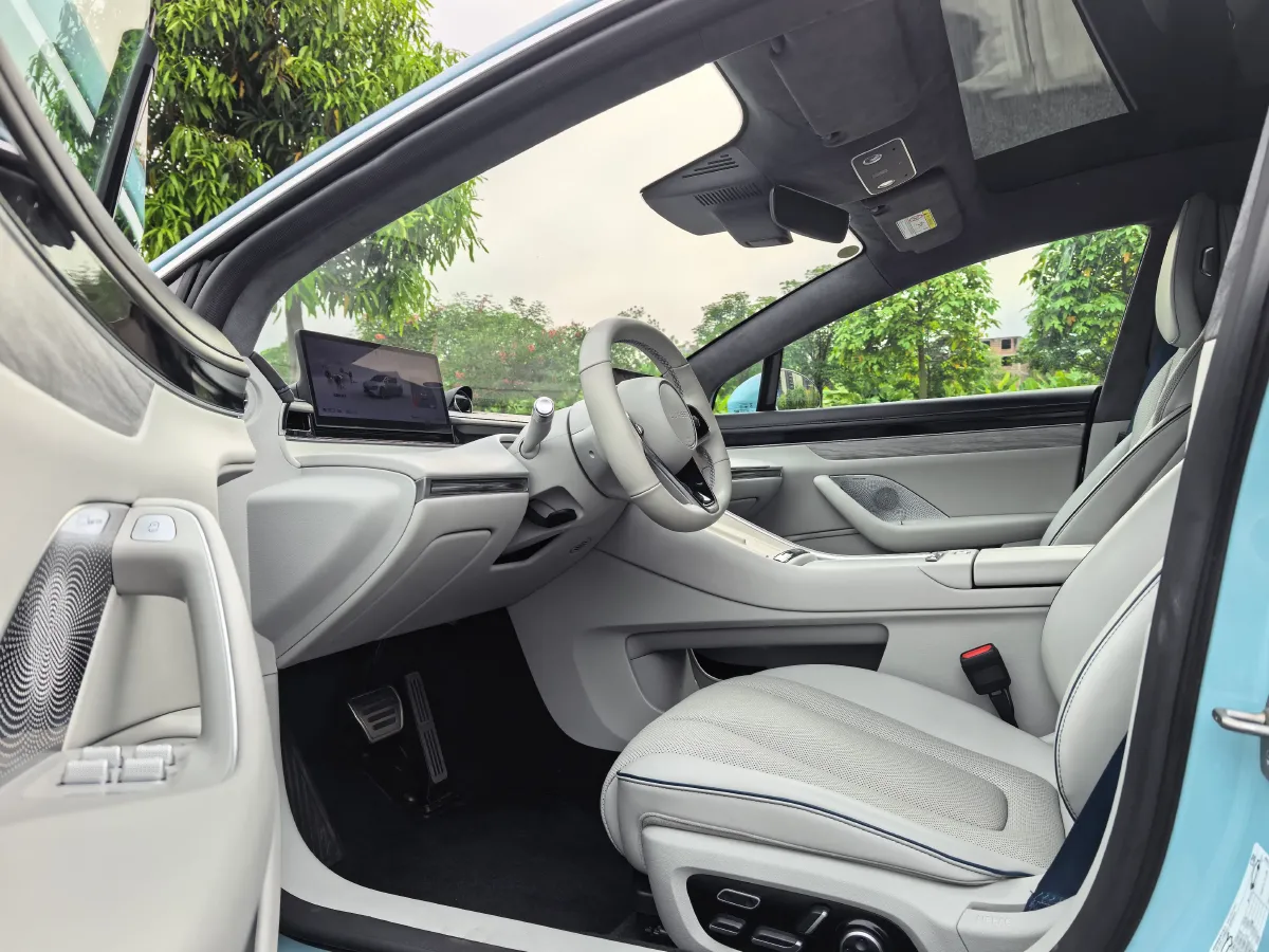 2025 Luxeed S7 BEV 82KWH,autocango,china used car exporter,china ev exporter,chinese used car exporter,chinese used ev exporter