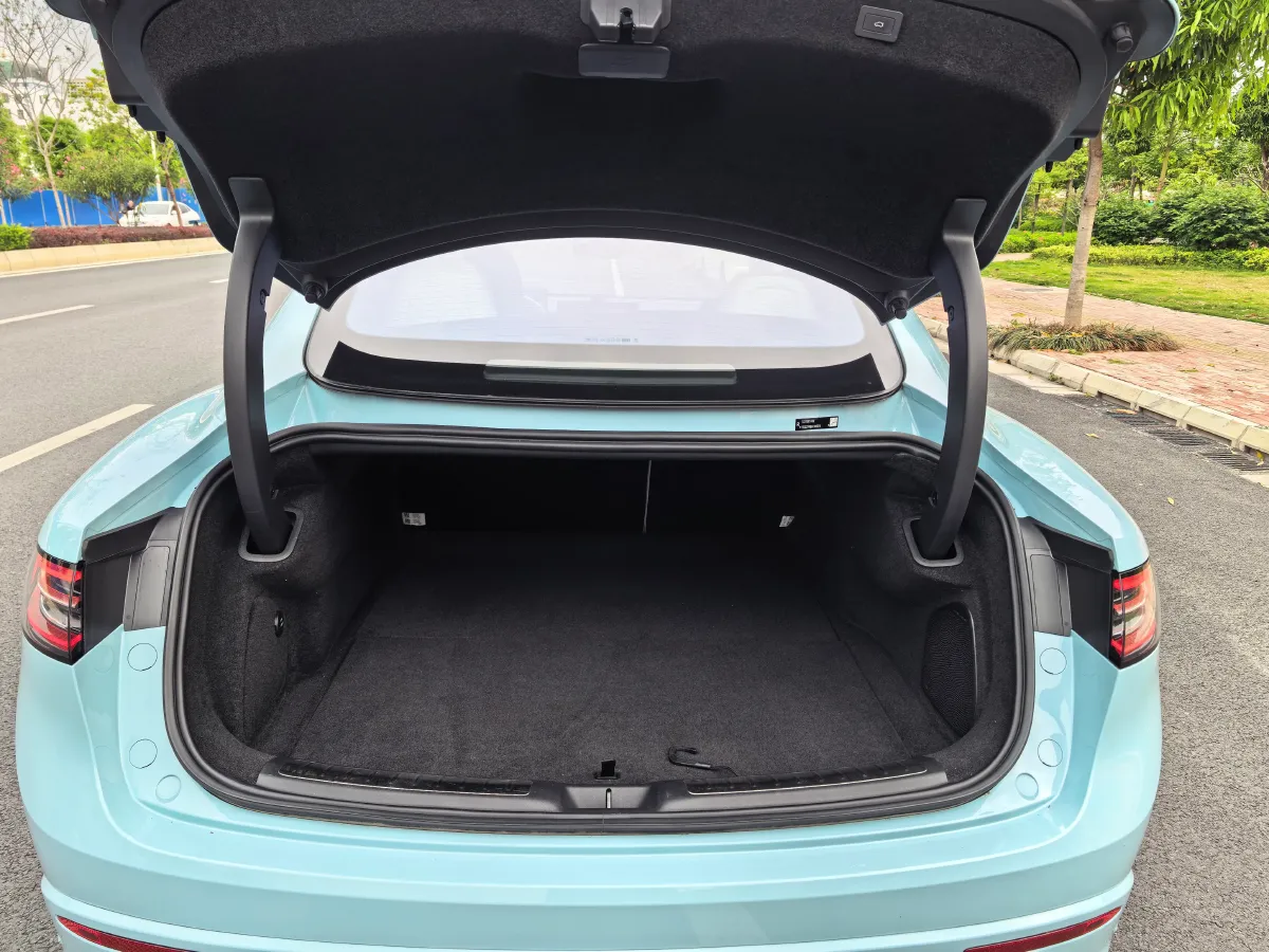 2025 Luxeed S7 BEV 82KWH,autocango,china used car exporter,china ev exporter,chinese used car exporter,chinese used ev exporter