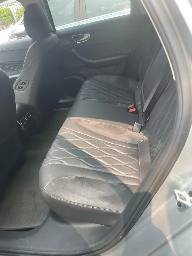 2023 Roewe D7 1.5L 112HP L4 1DHT PHEV 21.4KWH,autocango,china used car exporter,china ev exporter,chinese used car exporter,chinese used ev exporter