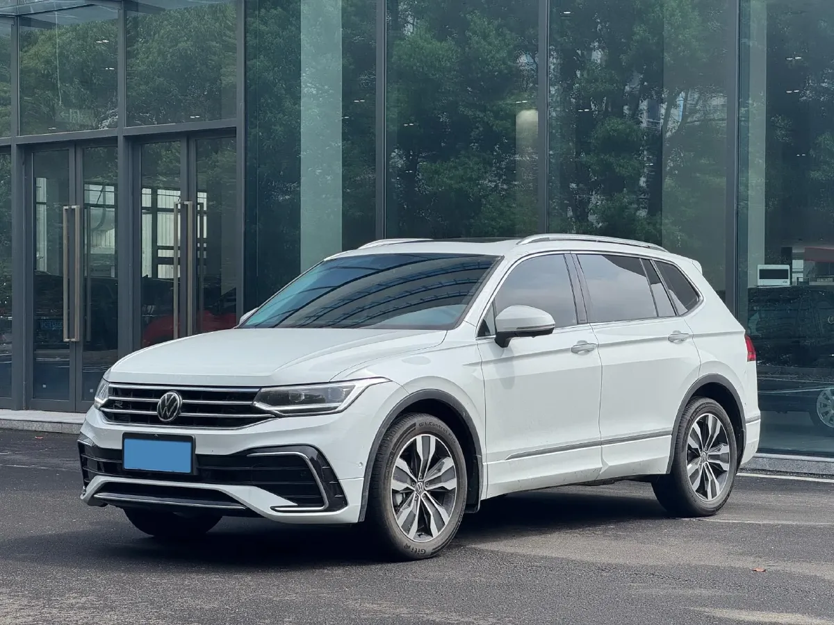 2024 Volkswagen Tiguan L 2.0T 186HP L4 7DCT,autocango,china used car exporter,china ev exporter,chinese used car exporter,chinese used ev exporter