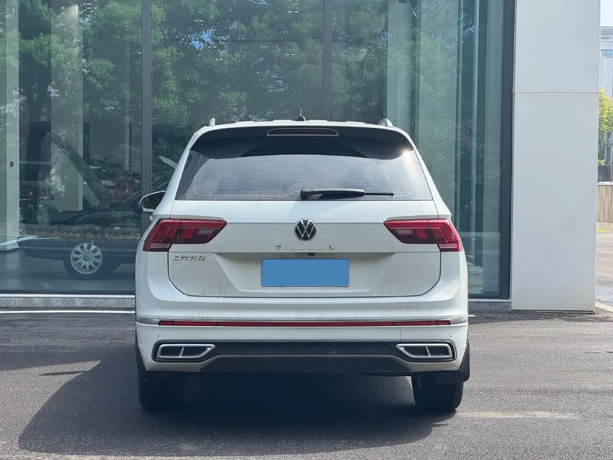 2024 Volkswagen Tiguan L 2.0T 186HP L4 7DCT,autocango,china used car exporter,china ev exporter,chinese used car exporter,chinese used ev exporter
