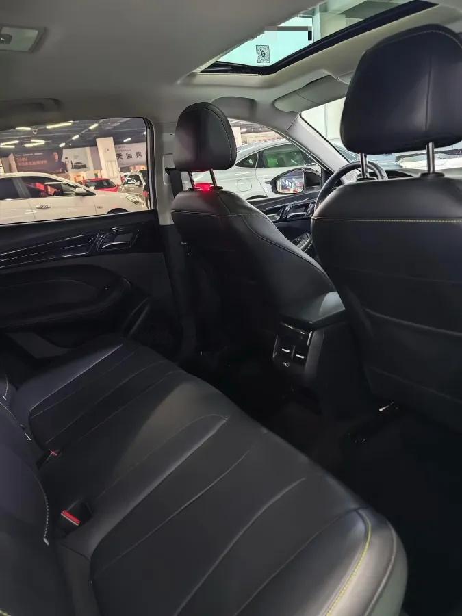 2021 Roewe i5 1.5L 120HP L4 5MT,autocango,china used car exporter,china ev exporter,chinese used car exporter,chinese used ev exporter