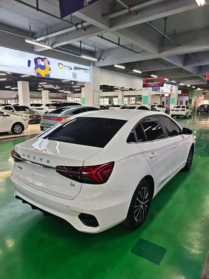 2021 Roewe i5 1.5L 120HP L4 5MT,autocango,china used car exporter,china ev exporter,chinese used car exporter,chinese used ev exporter
