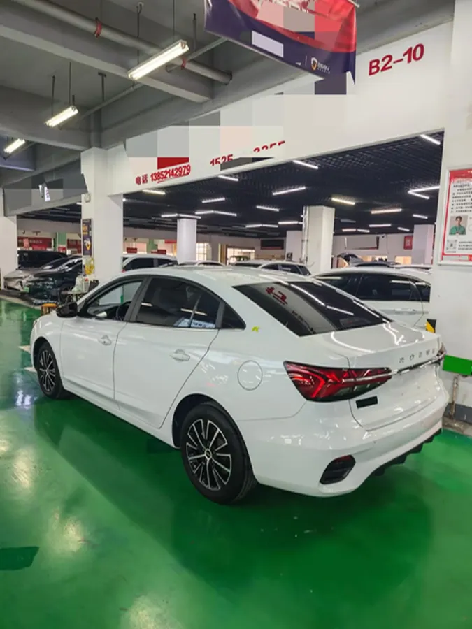 2021 Roewe i5 1.5L 120HP L4 5MT,autocango,china used car exporter,china ev exporter,chinese used car exporter,chinese used ev exporter
