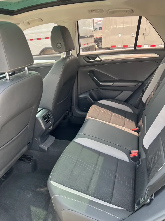 2020 Volkswagen T-Roc 1.4T 131HP L4 7DCT,autocango,china used car exporter,china ev exporter,chinese used car exporter,chinese used ev exporter