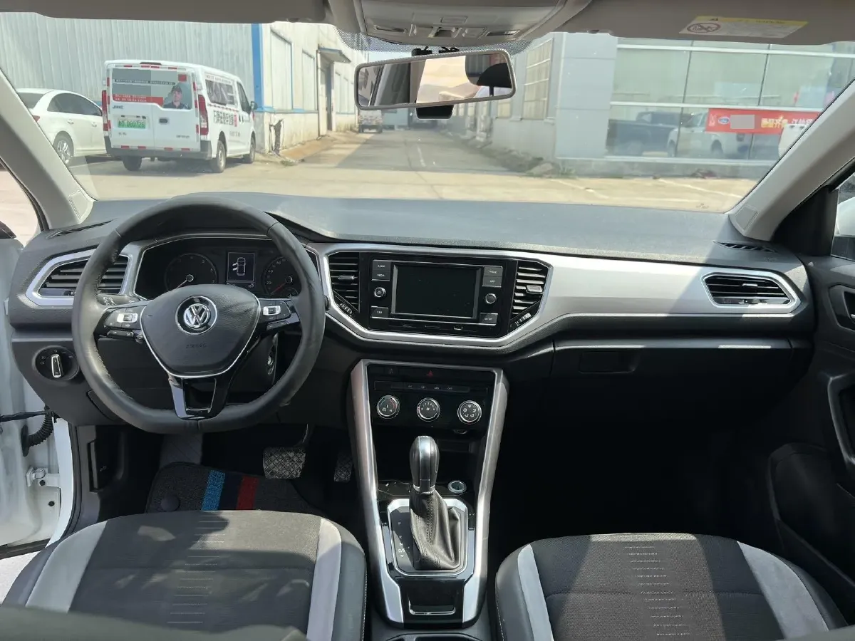 2020 Volkswagen T-Roc 1.4T 131HP L4 7DCT,autocango,china used car exporter,china ev exporter,chinese used car exporter,chinese used ev exporter