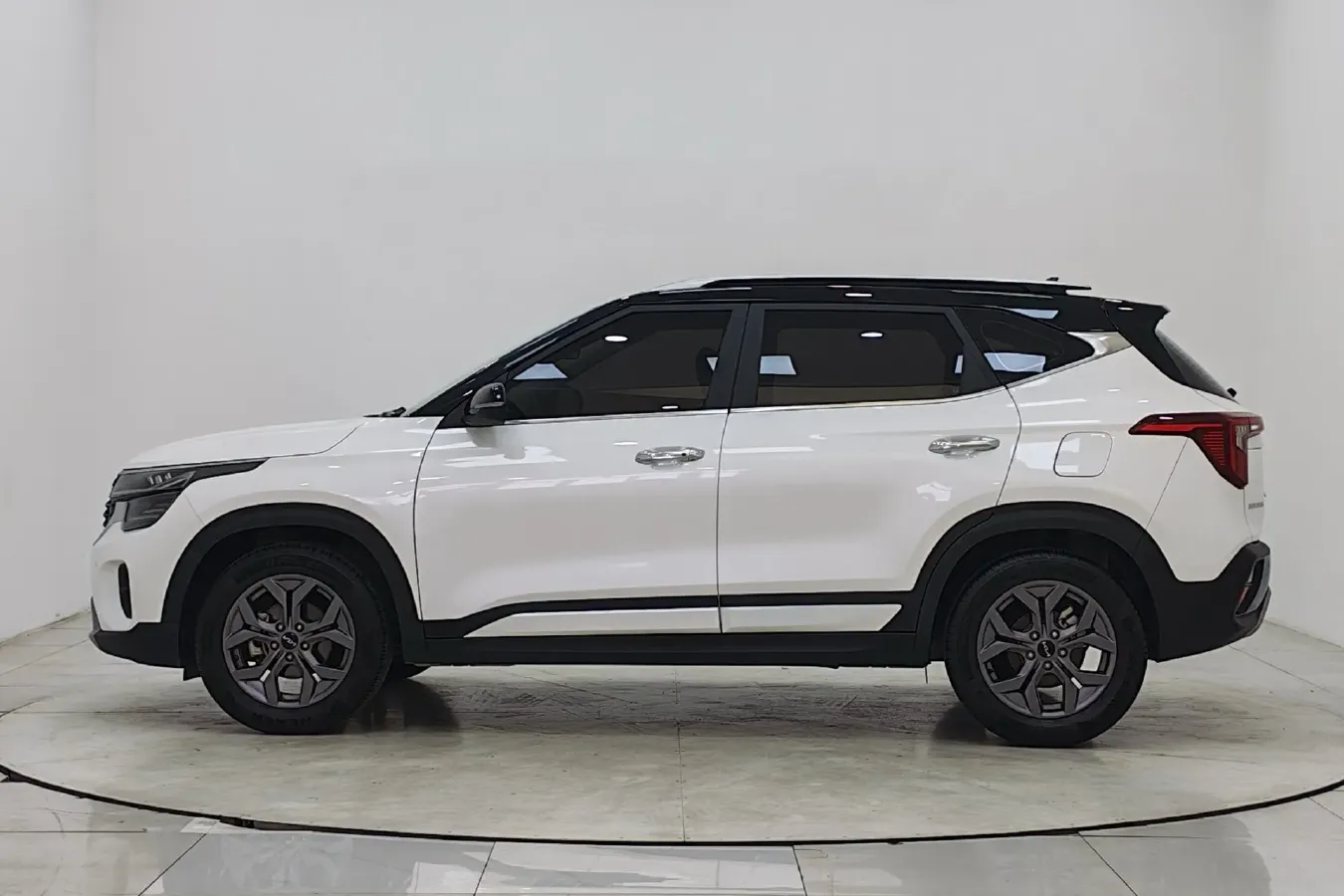 2023 Kia Seltos 1.5L 115HP L4 CVT,autocango,china used car exporter,china ev exporter,chinese used car exporter,chinese used ev exporter