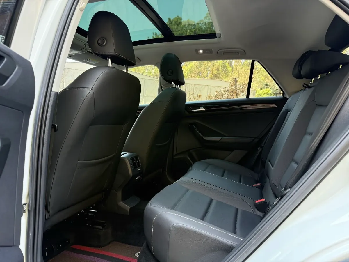 2020 Volkswagen T-Roc 1.4T 150HP L4 7DCT,autocango,china used car exporter,china ev exporter,chinese used car exporter,chinese used ev exporter