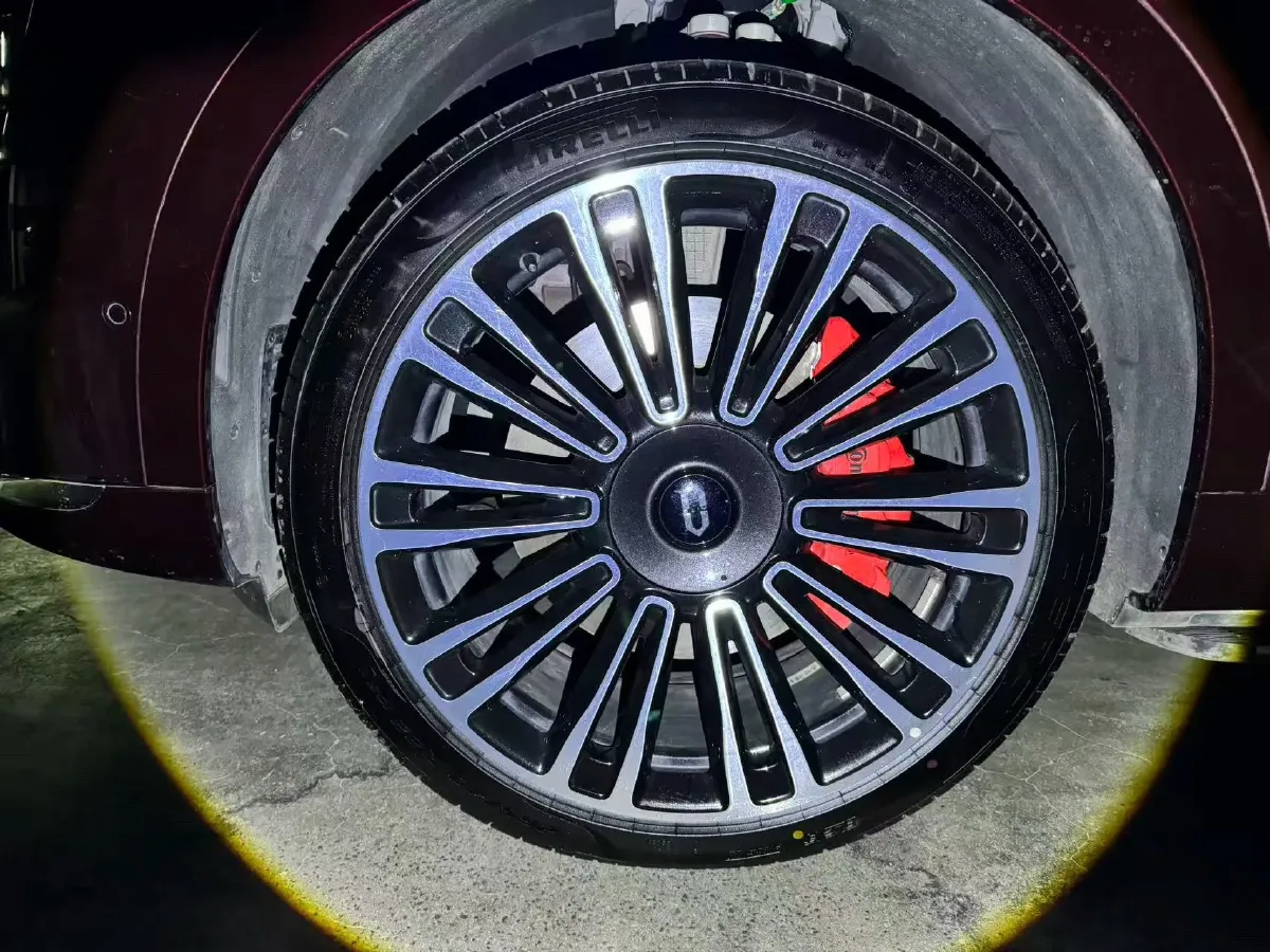 2025 AITO AITO M9 REEV 160HP REEV 52KWH,autocango,china used car exporter,china ev exporter,chinese used car exporter,chinese used ev exporter