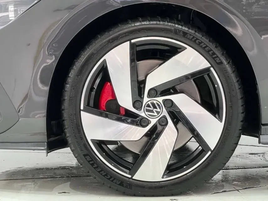 2023 Volkswagen GolfGTI 2.0T 220HP L4 7DCT,autocango,china used car exporter,china ev exporter,chinese used car exporter,chinese used ev exporter