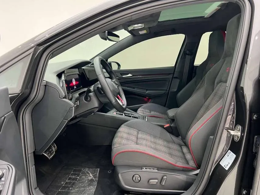 2023 Volkswagen GolfGTI 2.0T 220HP L4 7DCT,autocango,china used car exporter,china ev exporter,chinese used car exporter,chinese used ev exporter