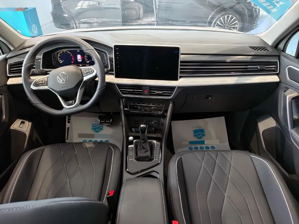 2024 Volkswagen Tiguan L 2.0T 186HP L4 7DCT,autocango,china used car exporter,china ev exporter,chinese used car exporter,chinese used ev exporter