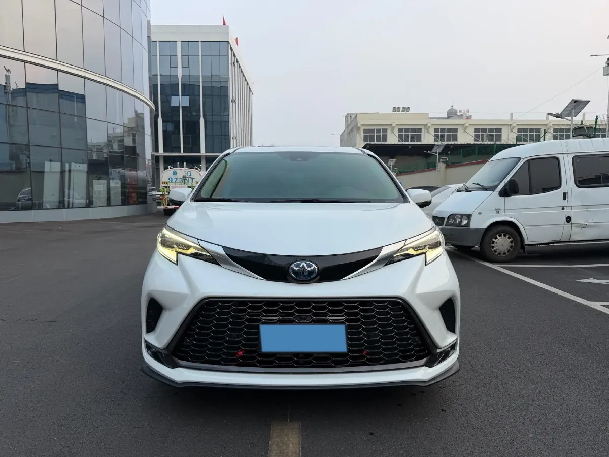2023 Toyota Granvia 2.5L 189HP L4 E-CVT Hybrid,autocango,china used car exporter,china ev exporter,chinese used car exporter,chinese used ev exporter