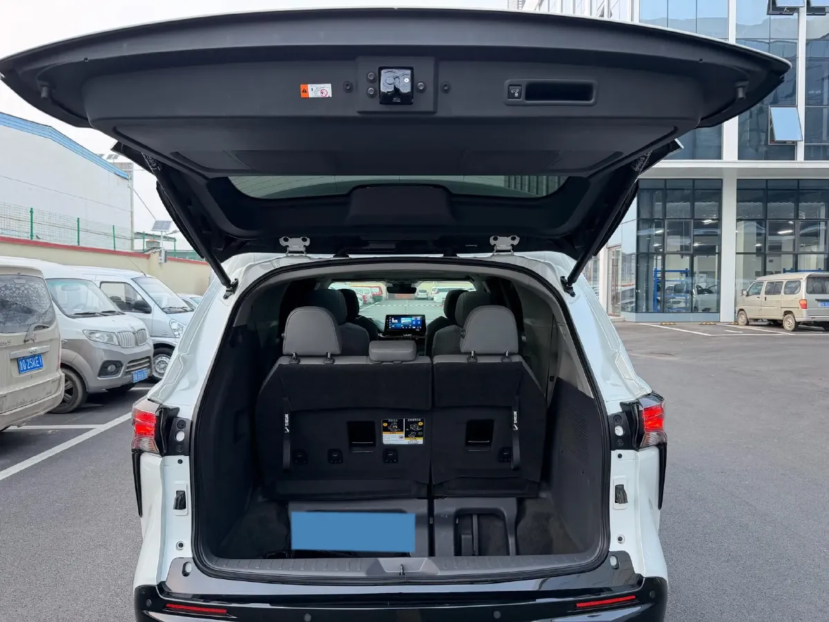 2023 Toyota Granvia 2.5L 189HP L4 E-CVT Hybrid,autocango,china used car exporter,china ev exporter,chinese used car exporter,chinese used ev exporter