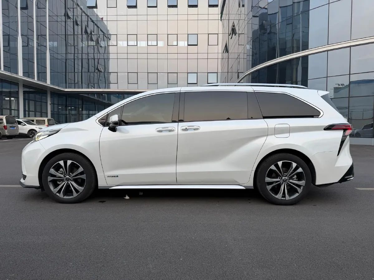 2023 Toyota Granvia 2.5L 189HP L4 E-CVT Hybrid,autocango,china used car exporter,china ev exporter,chinese used car exporter,chinese used ev exporter