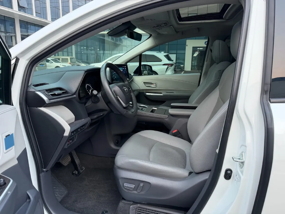 2023 Toyota Granvia 2.5L 189HP L4 E-CVT Hybrid,autocango,china used car exporter,china ev exporter,chinese used car exporter,chinese used ev exporter