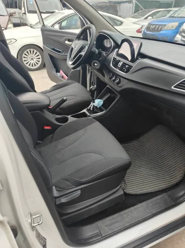 2019 BaoJun 730 1.5L 112HP L4 6MT,autocango,china used car exporter,china ev exporter,chinese used car exporter,chinese used ev exporter