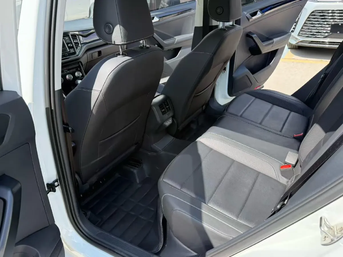 2019 Volkswagen T-Roc 1.4T 150HP L4 7DCT,autocango,china used car exporter,china ev exporter,chinese used car exporter,chinese used ev exporter