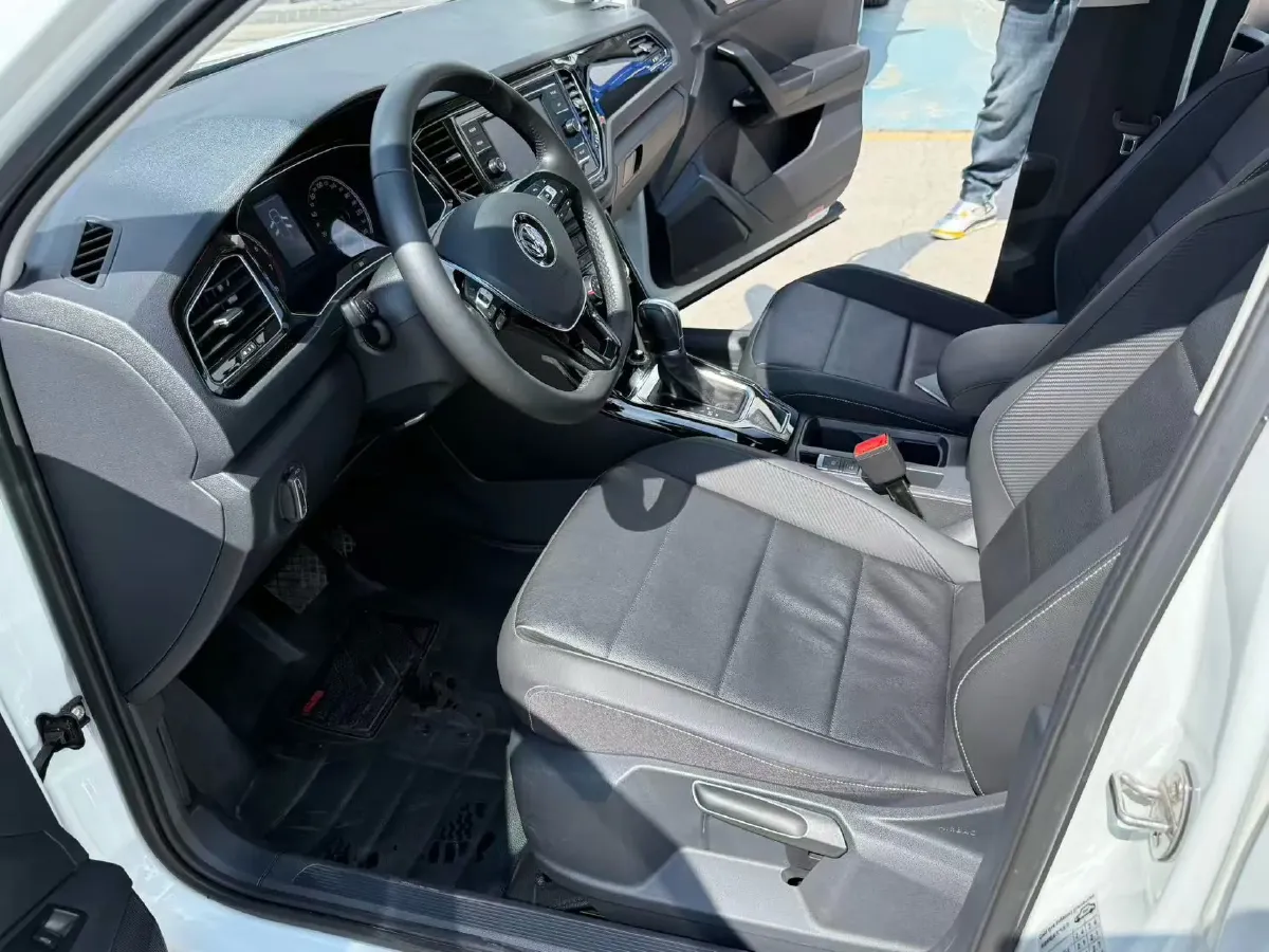 2019 Volkswagen T-Roc 1.4T 150HP L4 7DCT,autocango,china used car exporter,china ev exporter,chinese used car exporter,chinese used ev exporter