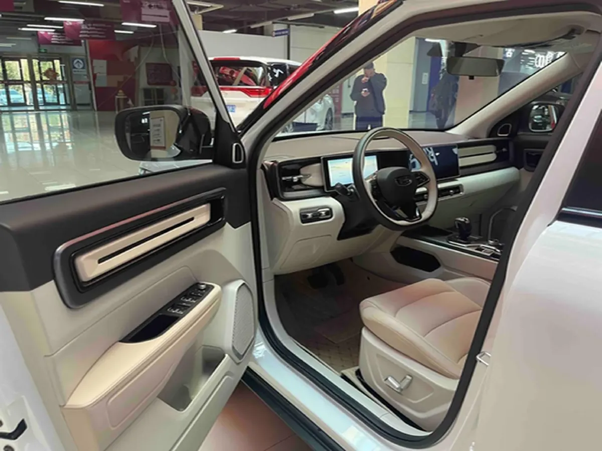 2023 Geely ICON 1.5T 181HP L4 7DCT,autocango,china used car exporter,china ev exporter,chinese used car exporter,chinese used ev exporter