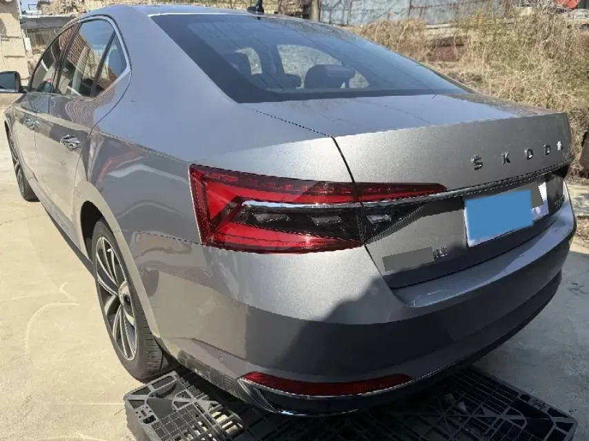 2023 Skoda Superb 1.4T 150HP L4 7DCT,autocango,china used car exporter,china ev exporter,chinese used car exporter,chinese used ev exporter