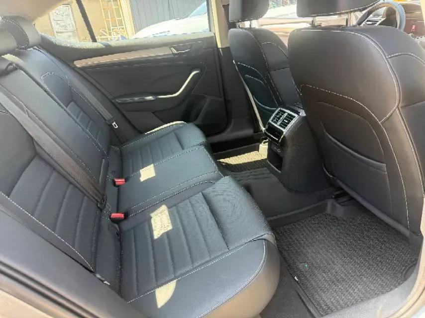 2023 Skoda Superb 1.4T 150HP L4 7DCT,autocango,china used car exporter,china ev exporter,chinese used car exporter,chinese used ev exporter