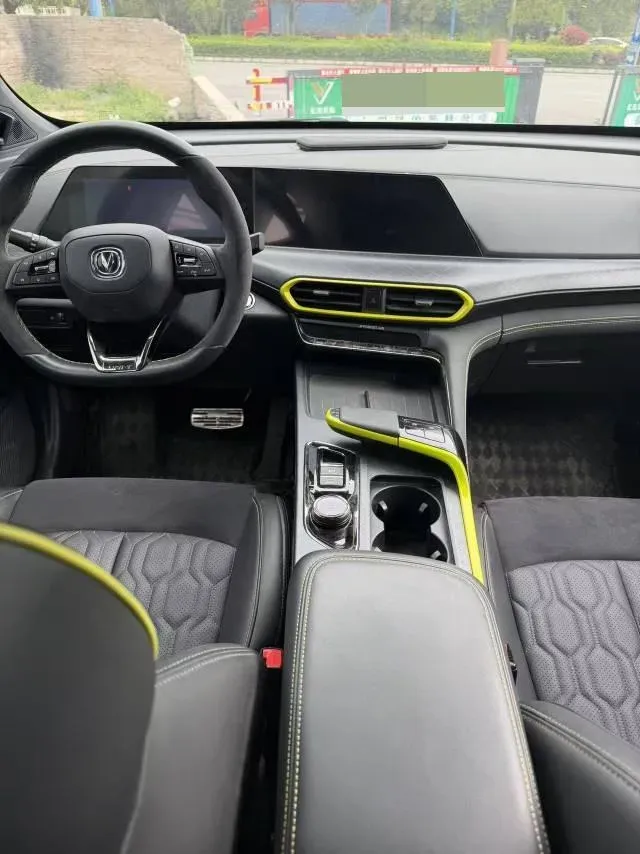 2022 ChangAn UNI-T 2.0T 233HP L4 8AT,autocango,china used car exporter,china ev exporter,chinese used car exporter,chinese used ev exporter