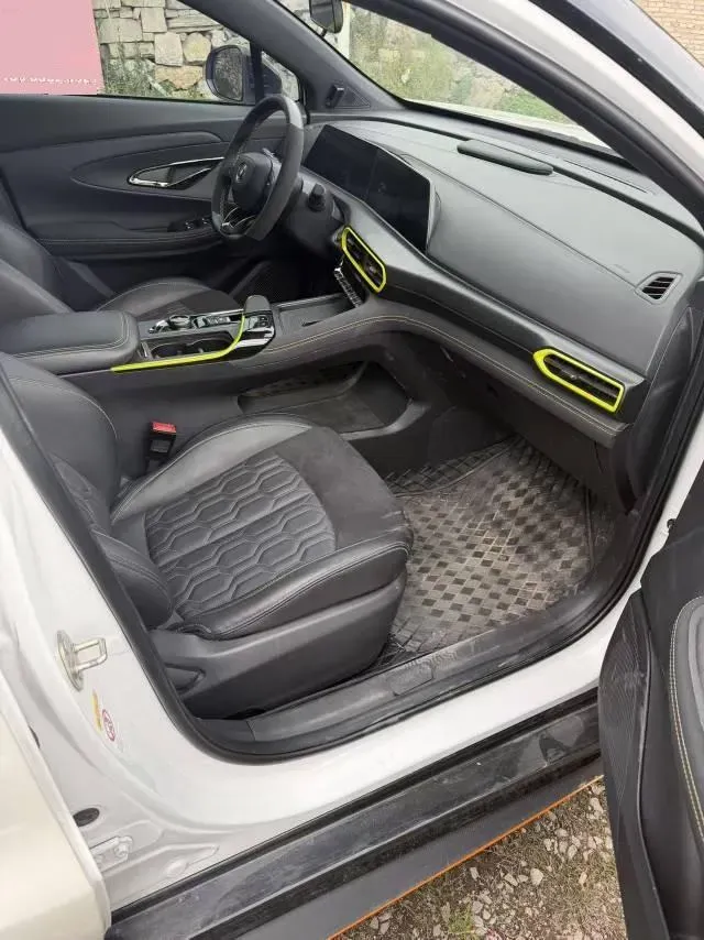 2022 ChangAn UNI-T 2.0T 233HP L4 8AT,autocango,china used car exporter,china ev exporter,chinese used car exporter,chinese used ev exporter