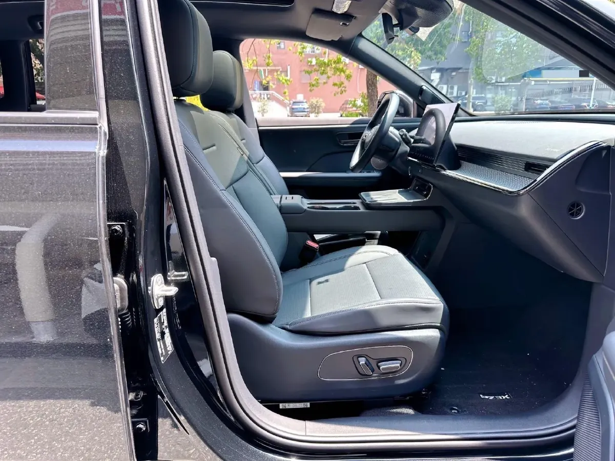 2025 Toyota BZ3X BEV 58.37KWH,autocango,china used car exporter,china ev exporter,chinese used car exporter,chinese used ev exporter