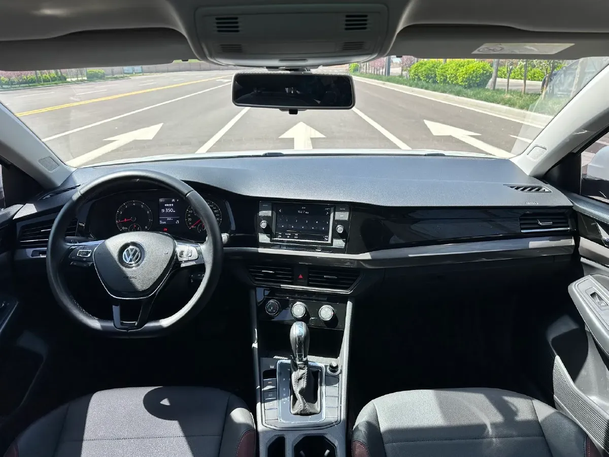 2020 Volkswagen Bora 1.5L 113HP L4 6AT,autocango,china used car exporter,china ev exporter,chinese used car exporter,chinese used ev exporter