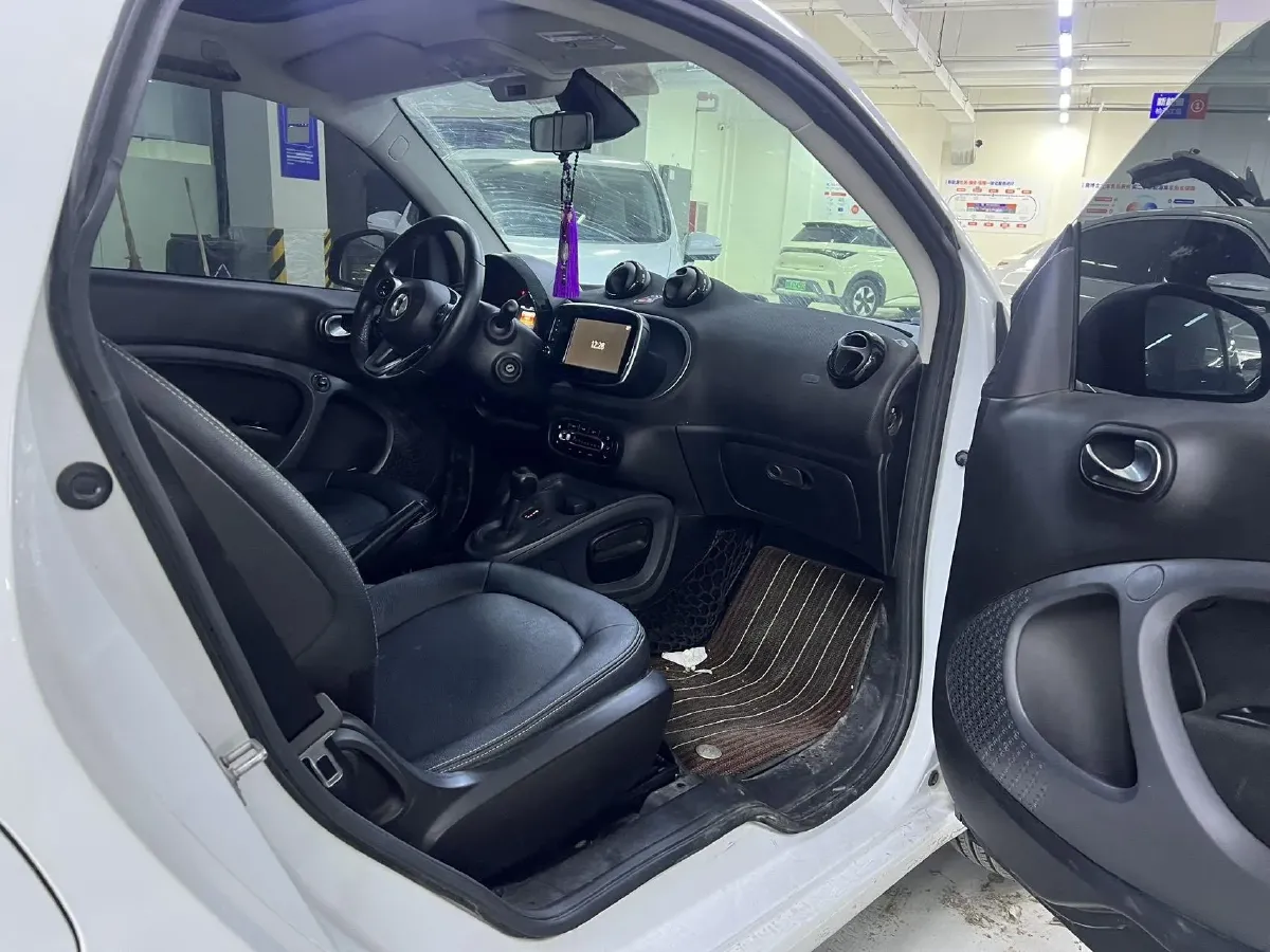 2019 Smart smart fortwo 0.9T 90HP L3 6DCT,autocango,china used car exporter,china ev exporter,chinese used car exporter,chinese used ev exporter