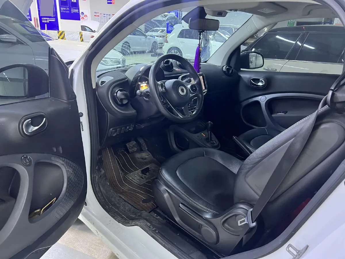 2019 Smart smart fortwo 0.9T 90HP L3 6DCT,autocango,china used car exporter,china ev exporter,chinese used car exporter,chinese used ev exporter