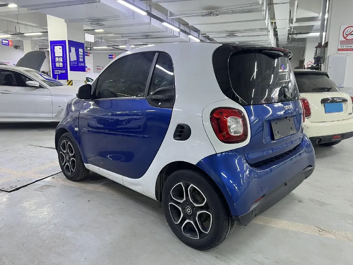 2019 Smart smart fortwo 0.9T 90HP L3 6DCT,autocango,china used car exporter,china ev exporter,chinese used car exporter,chinese used ev exporter