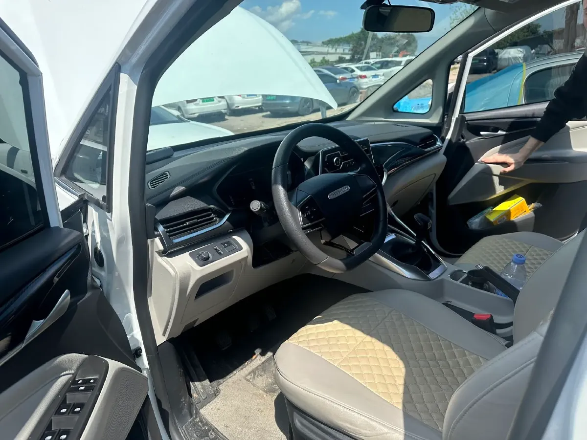 2023 MAXUS G50 1.5T 181HP L4 6MT,autocango,china used car exporter,china ev exporter,chinese used car exporter,chinese used ev exporter