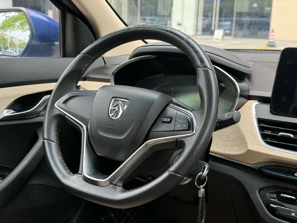2018 BaoJun 530 1.5T 150HP L4 6MT,autocango,china used car exporter,china ev exporter,chinese used car exporter,chinese used ev exporter