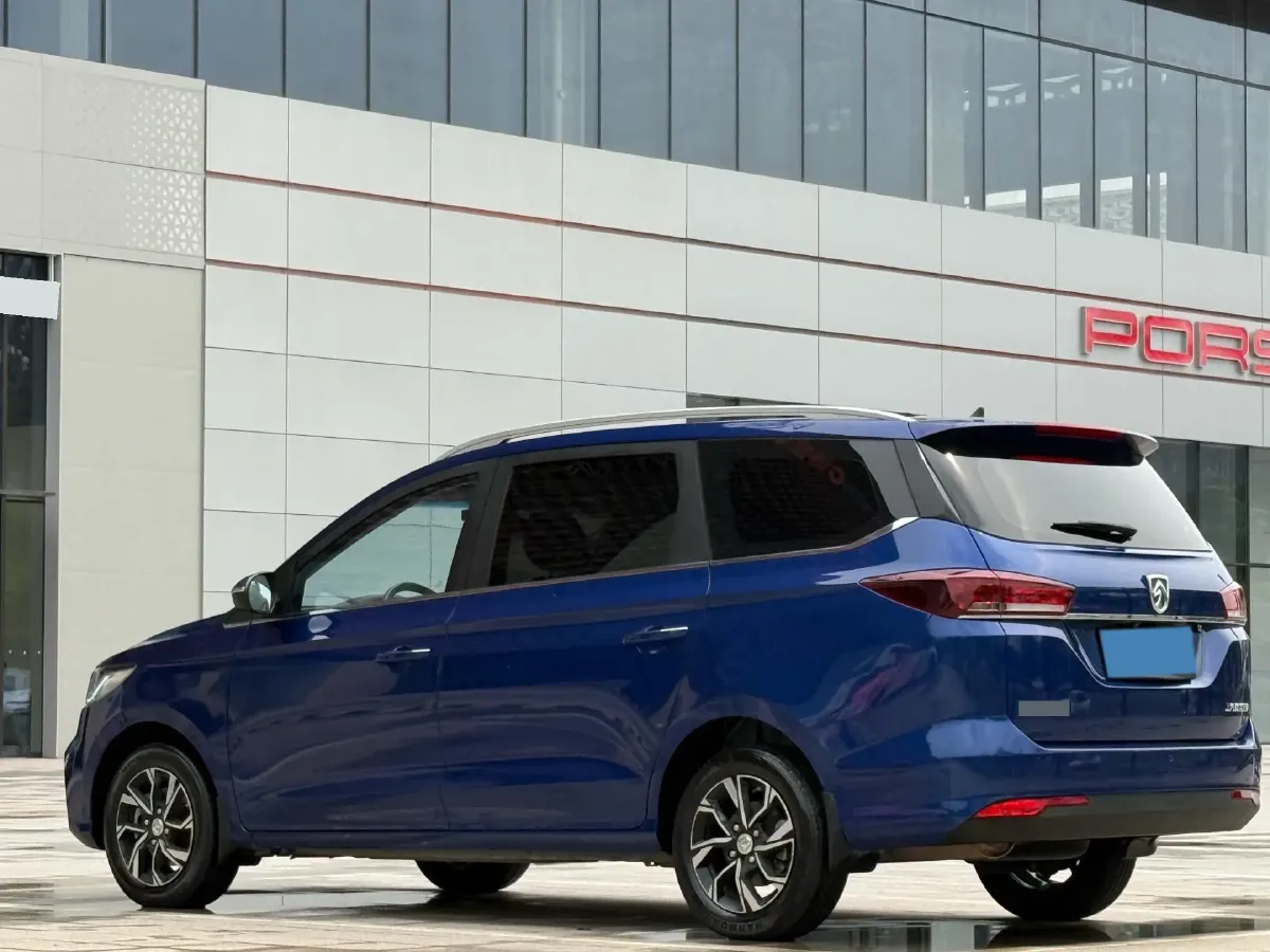 2018 BaoJun 530 1.5T 150HP L4 6MT,autocango,china used car exporter,china ev exporter,chinese used car exporter,chinese used ev exporter