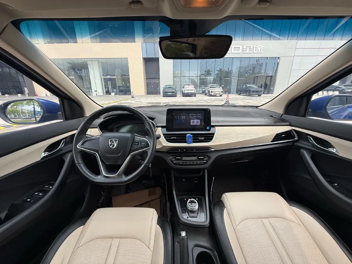 2018 BaoJun 530 1.5T 150HP L4 6MT,autocango,china used car exporter,china ev exporter,chinese used car exporter,chinese used ev exporter