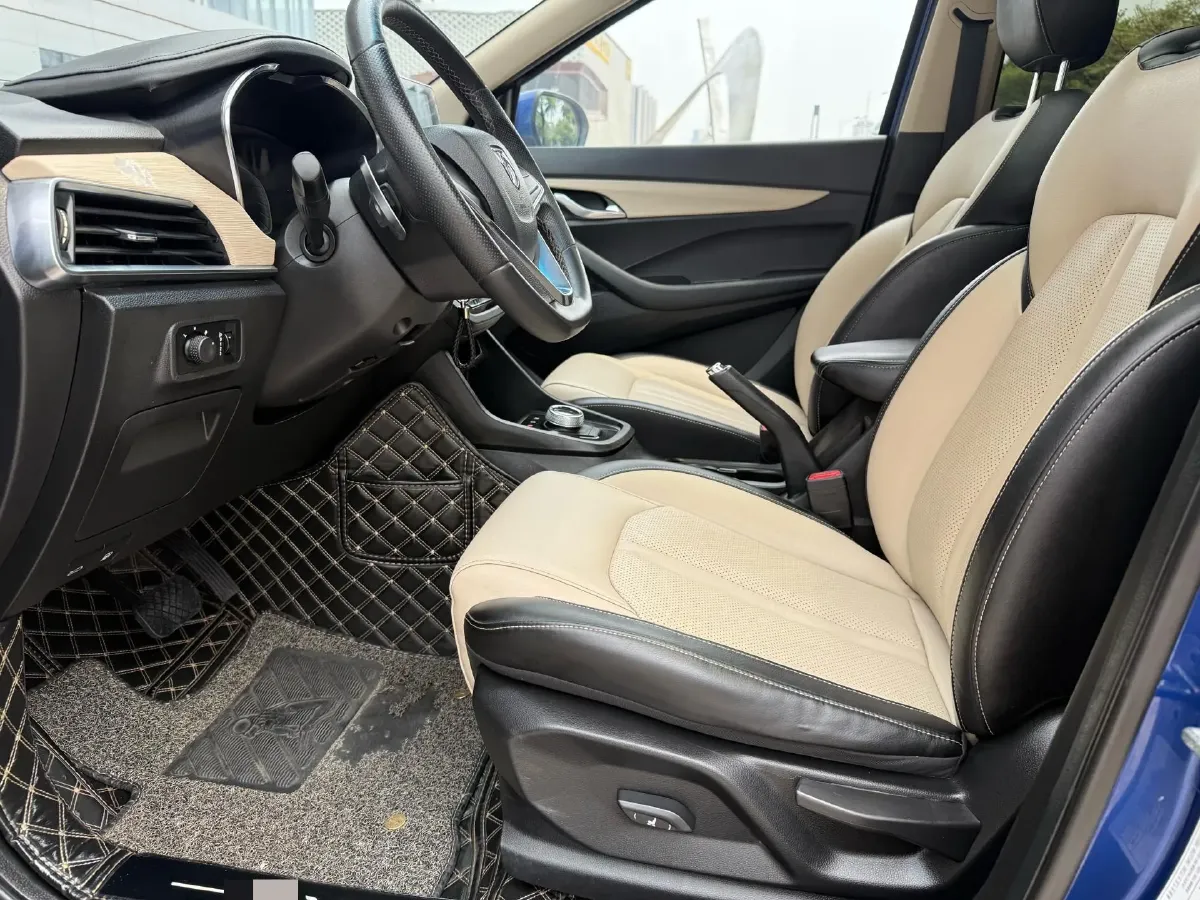 2018 BaoJun 530 1.5T 150HP L4 6MT,autocango,china used car exporter,china ev exporter,chinese used car exporter,chinese used ev exporter