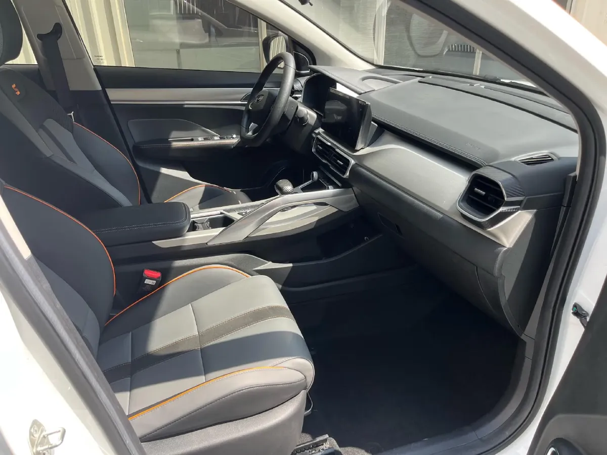 2024 Geely Coolray 1.5T 181HP L4 7DCT,autocango,china used car exporter,china ev exporter,chinese used car exporter,chinese used ev exporter