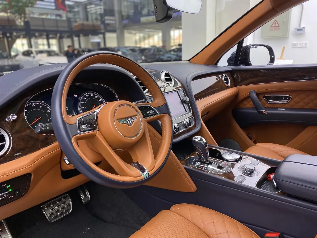 2016 Bentley Bentayga 6.0T 608HP W12 8AT,autocango,china used car exporter,china ev exporter,chinese used car exporter,chinese used ev exporter