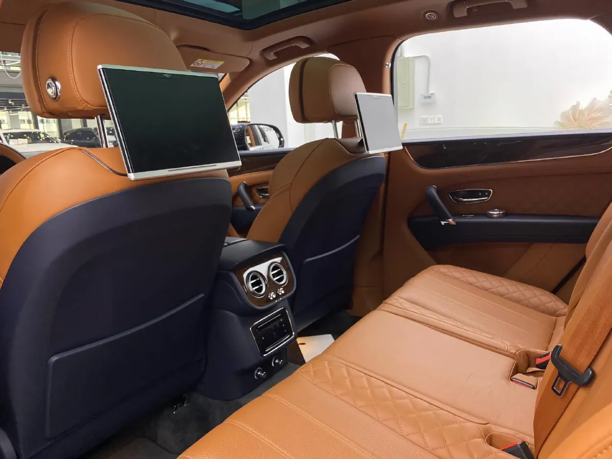 2016 Bentley Bentayga 6.0T 608HP W12 8AT,autocango,china used car exporter,china ev exporter,chinese used car exporter,chinese used ev exporter