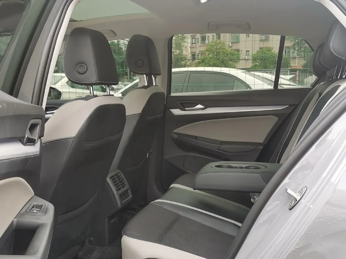 2023 Volkswagen Golf 1.4T 150HP L4 7DCT,autocango,china used car exporter,china ev exporter,chinese used car exporter,chinese used ev exporter