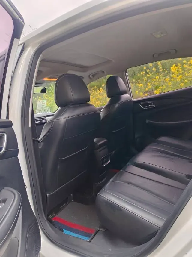 2019 Roewe i5 1.5L 120HP L4 CVT,autocango,china used car exporter,china ev exporter,chinese used car exporter,chinese used ev exporter