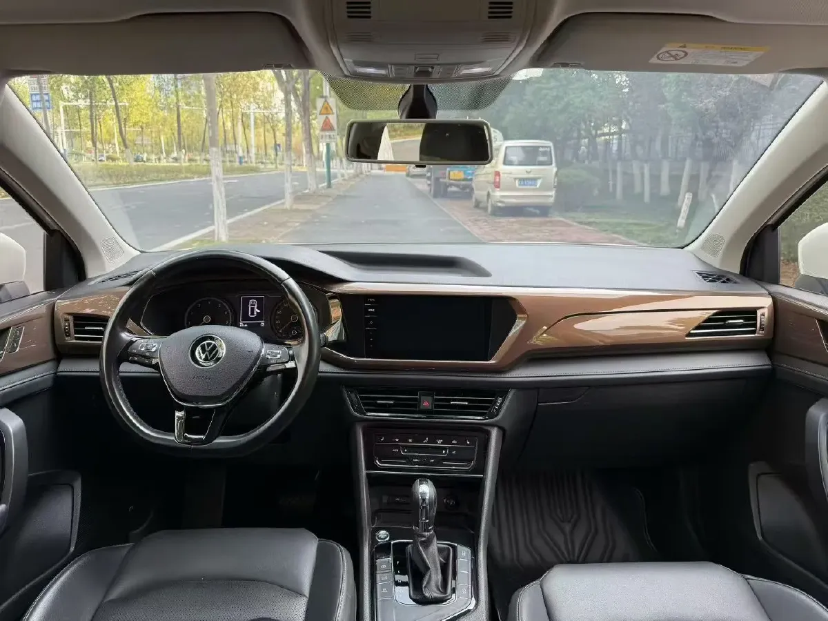 2020 Volkswagen Tharu 2.0T 186HP L4 7DCT,autocango,china used car exporter,china ev exporter,chinese used car exporter,chinese used ev exporter