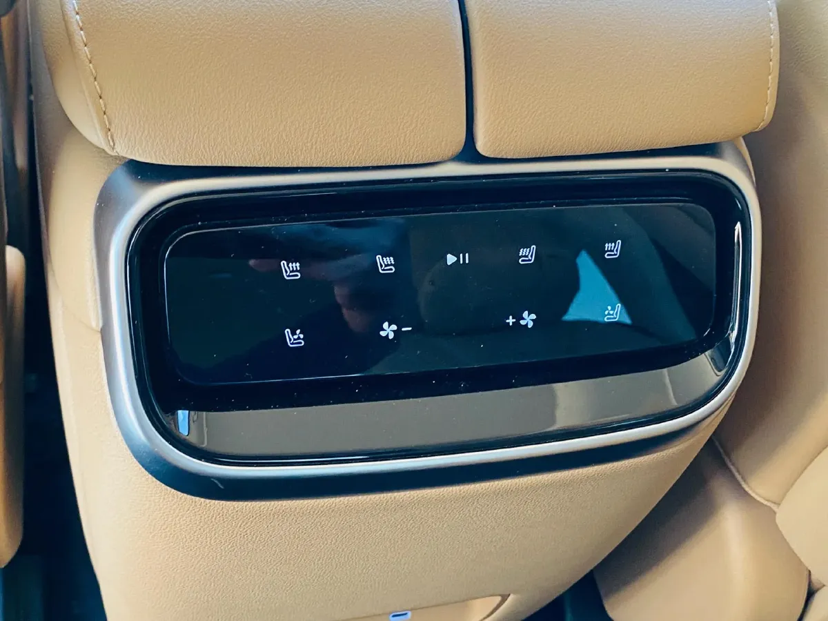 2022 Volvo S60 2.0T 197HP L4 8AT,autocango,china used car exporter,china ev exporter,chinese used car exporter,chinese used ev exporter