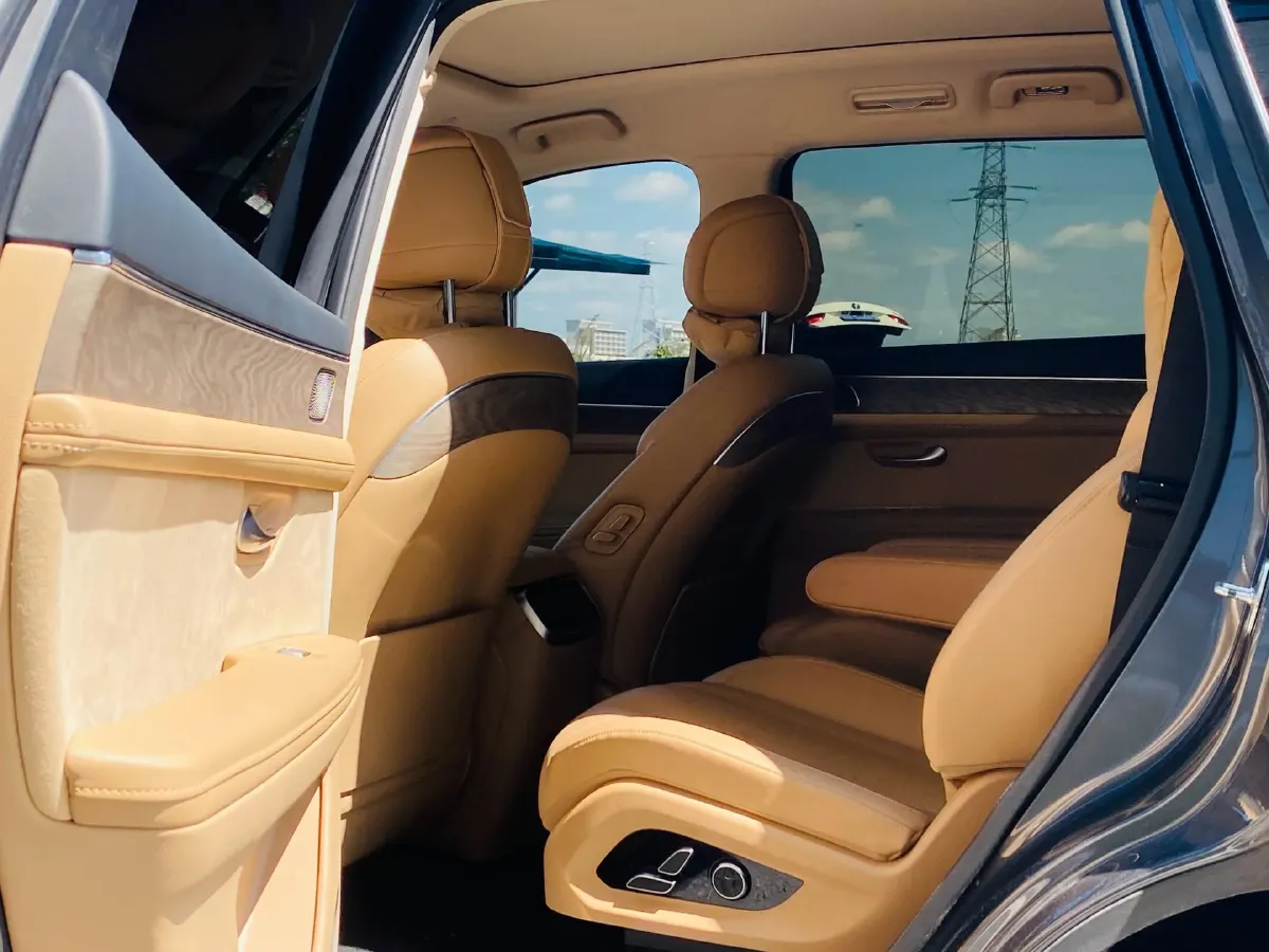 2022 Volvo S60 2.0T 197HP L4 8AT,autocango,china used car exporter,china ev exporter,chinese used car exporter,chinese used ev exporter