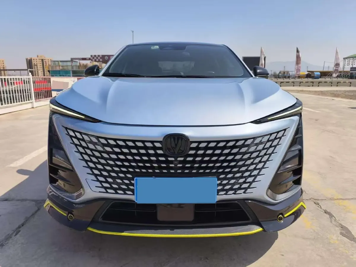 2022 ChangAn UNI-T 1.5T 188HP L4 7DCT,autocango,china used car exporter,china ev exporter,chinese used car exporter,chinese used ev exporter