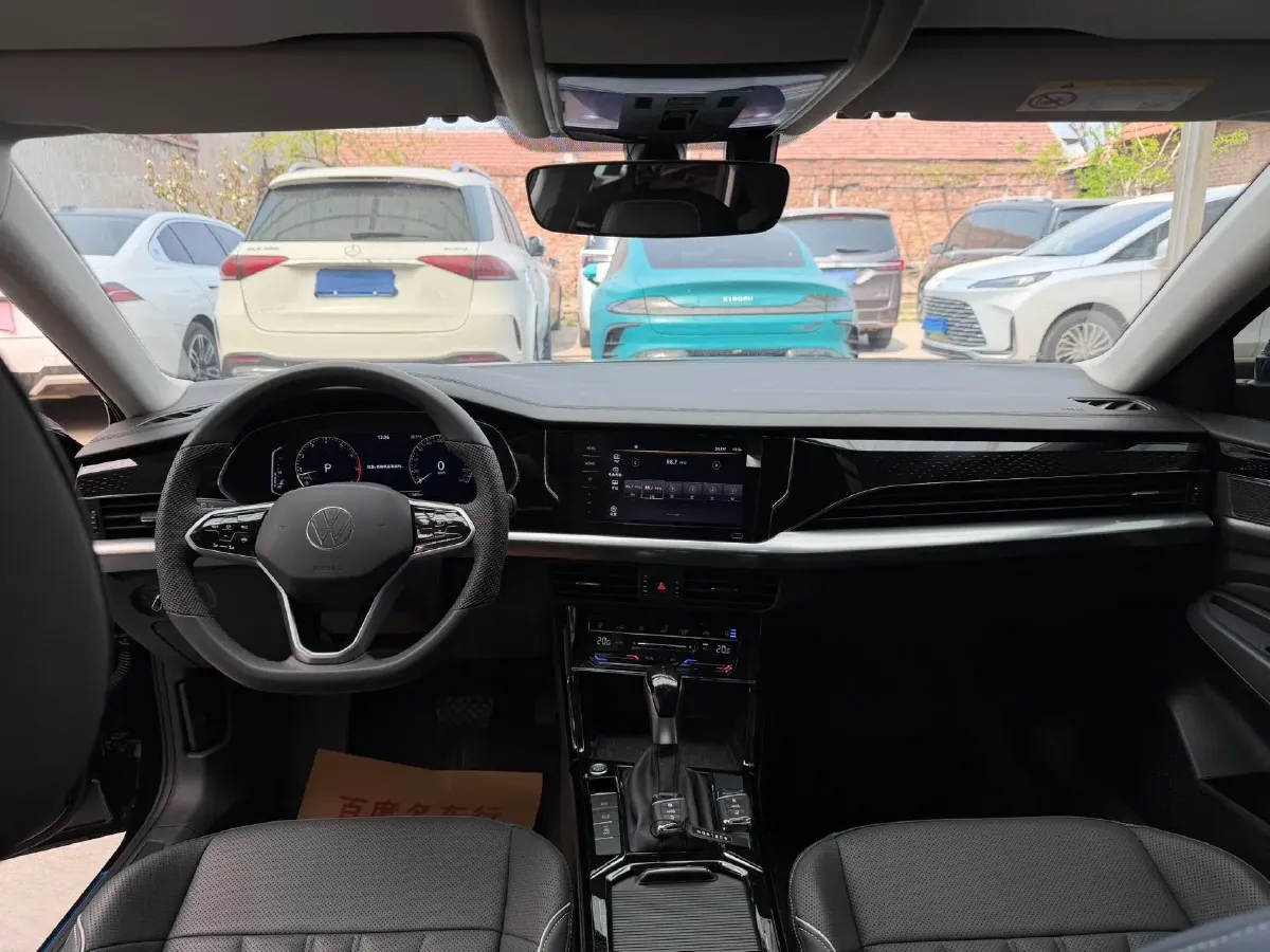 2024 Volkswagen Passat 2.0T 220HP L4 7DCT,autocango,china used car exporter,china ev exporter,chinese used car exporter,chinese used ev exporter